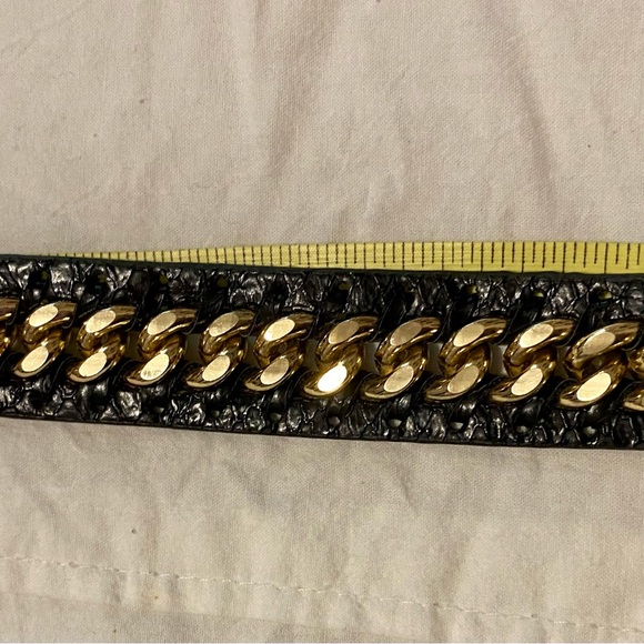 Fabulous Black Chain Link wrist Cuff - Picture 4 of 12